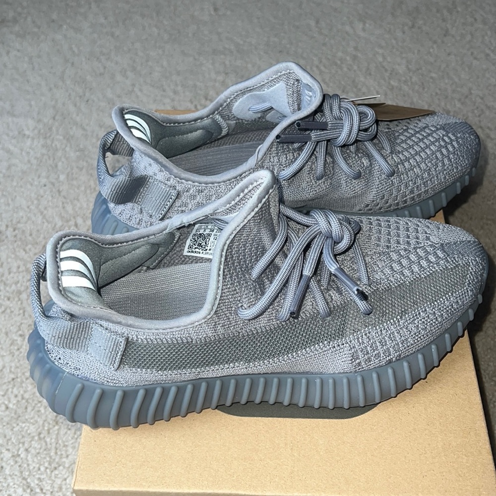 Slate gray Yeezy boost 350 V2